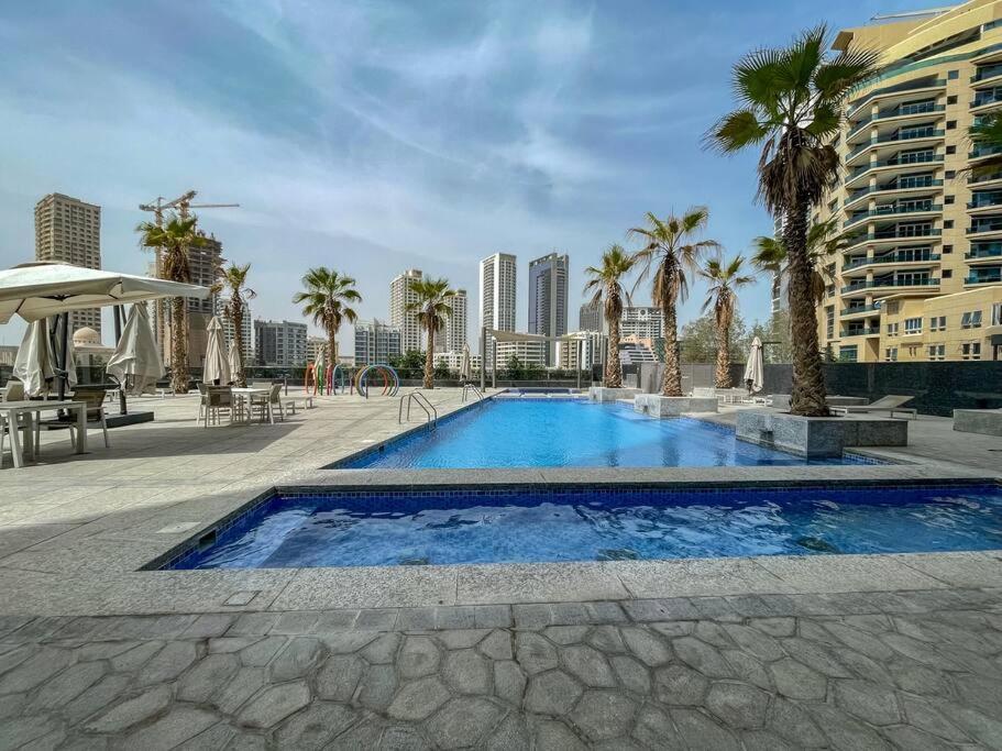 Cozy Studio In Sparkle Tower Jbr By Suiteable Dubaï Extérieur photo